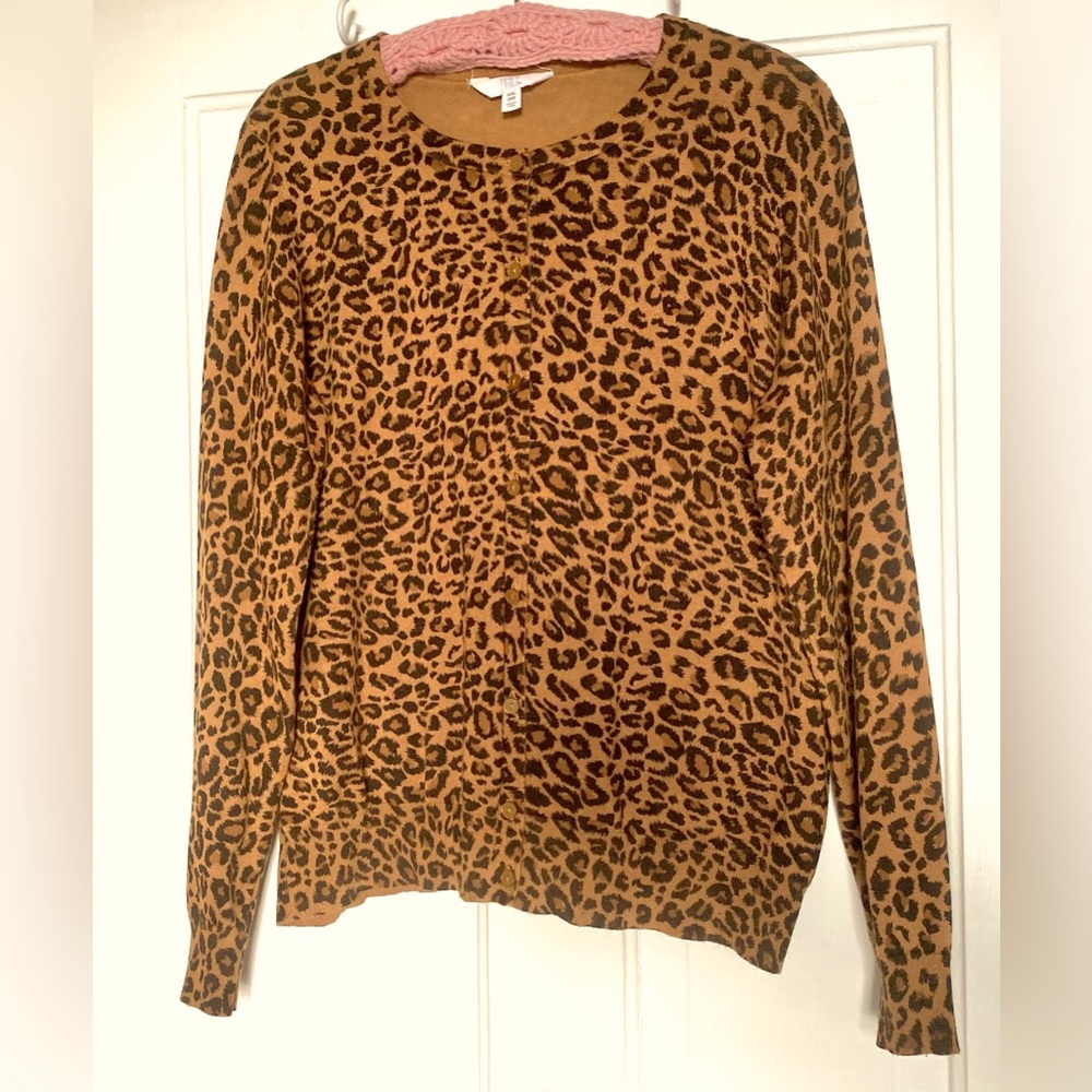 Women’s XXL size 20 leopard print with gold colored buttons cardigan sweater